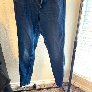 Skinny stretchy jeans